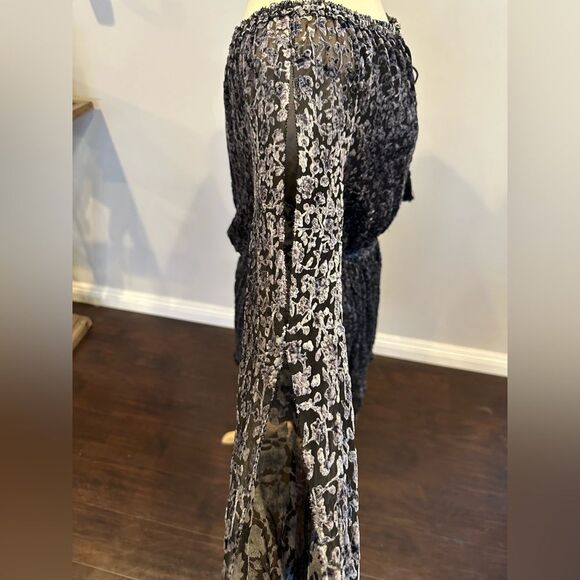 Elie Tahari Olsen A Line Cold Shoulder Velvet Dress Black Multi Size Medium - Picture 4 of 7